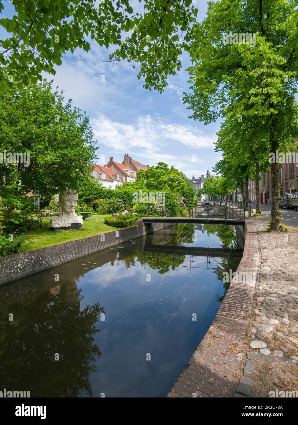 Le canal de Zuidsingel dans la ville hollandaise historique d'Amersfoort, pays-Bas, Europe. Banque D'Images