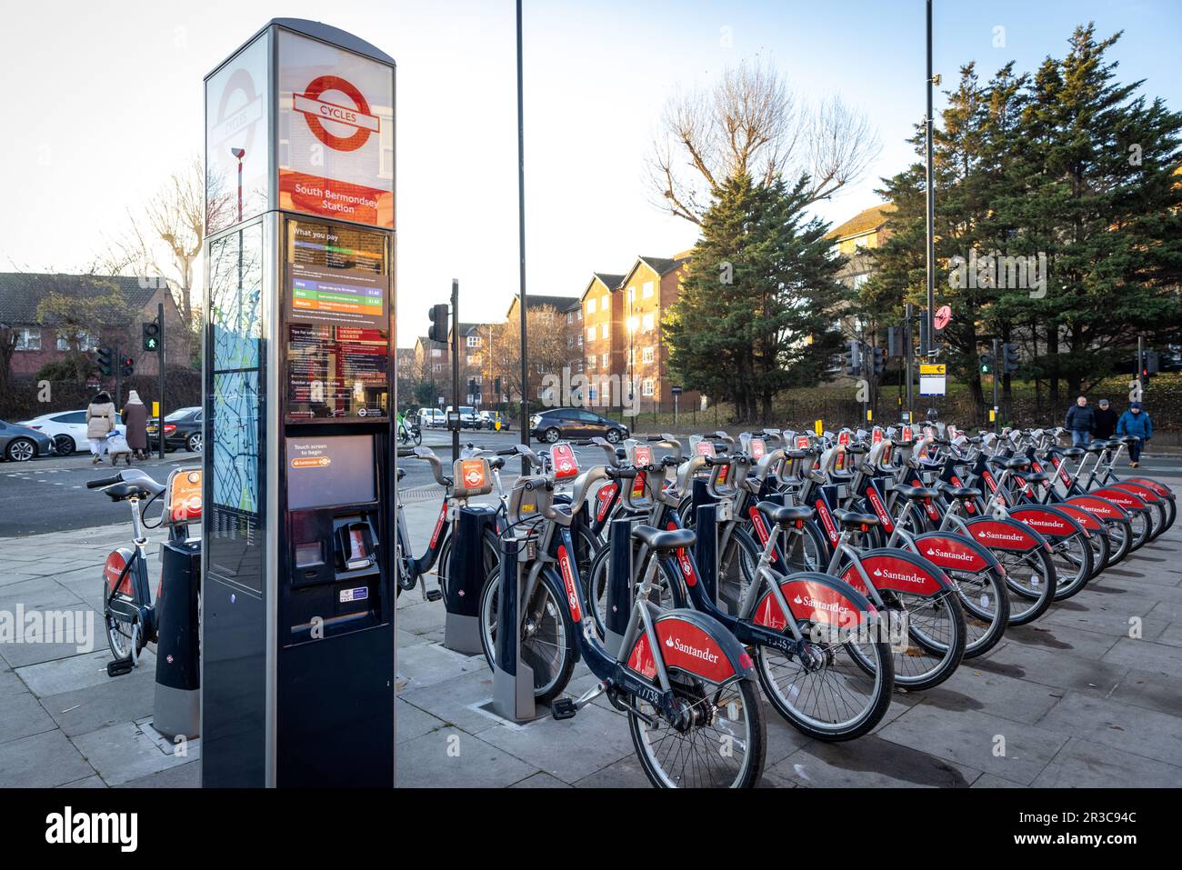Santander cycles South Bermondsey station d'accueil. Banque D'Images