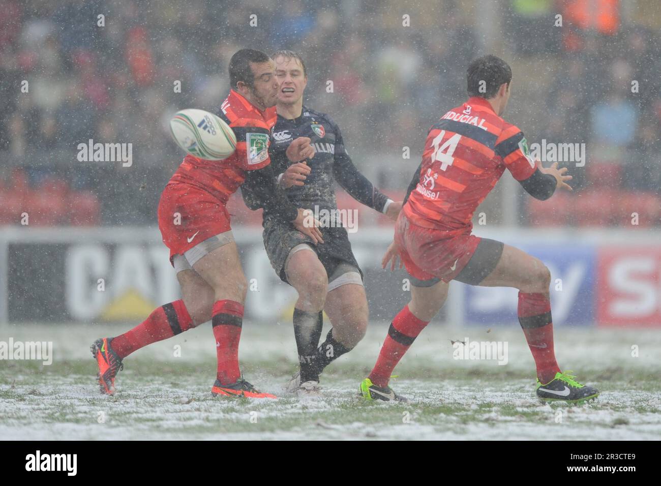 Mathew Tait, de Leicester Tigers, avance lors du match rond Heineken Cup 6th entre Leicester Tigers et Stade Toulousain sur Welford Road sur S Banque D'Images