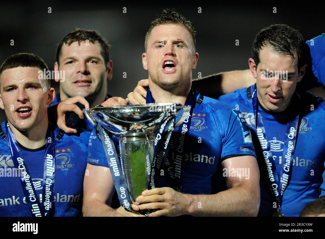 Jamie Heaslip de Leinster célèbre la victoire de la finale de la coupe Amlin Challenge entre Leinster Rugby et Stade Francais à la RDS Arena, Dublin sur Frida Banque D'Images