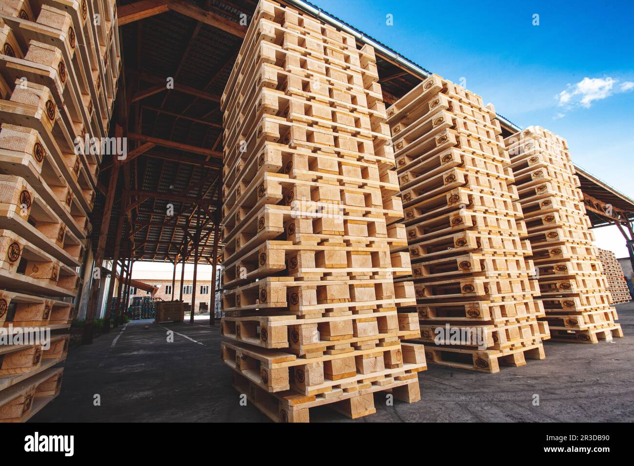Kiev, Ukraine - 20 septembre 2019 : piles de palettes EPAL Banque D'Images
