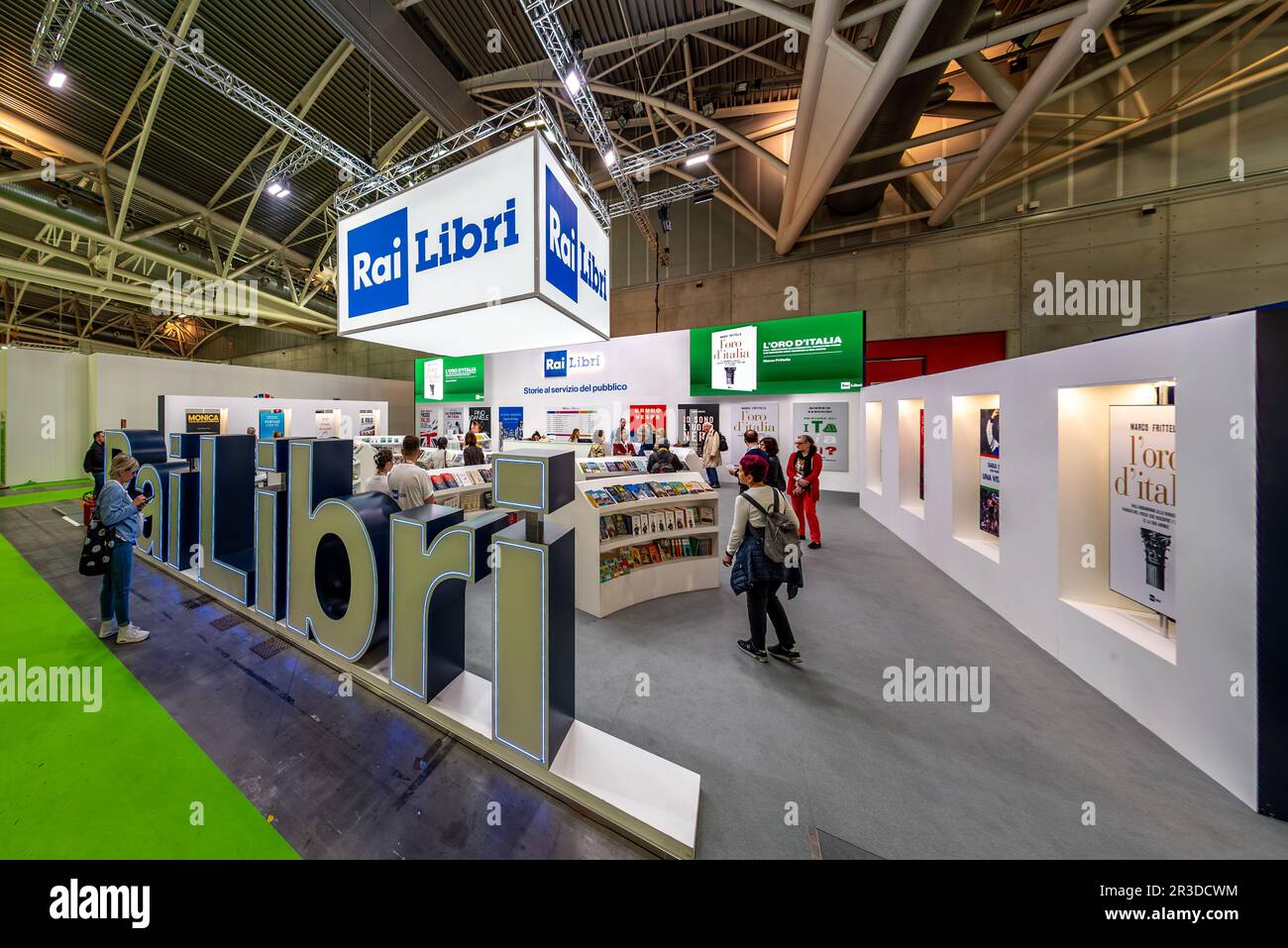 Turin, Italie - 22 mai 2023 : stand d'exposition RAI Libri à la Foire internationale du livre de Turin 35th. RAI Libri est la maison d'édition de RAI radio Televis Banque D'Images