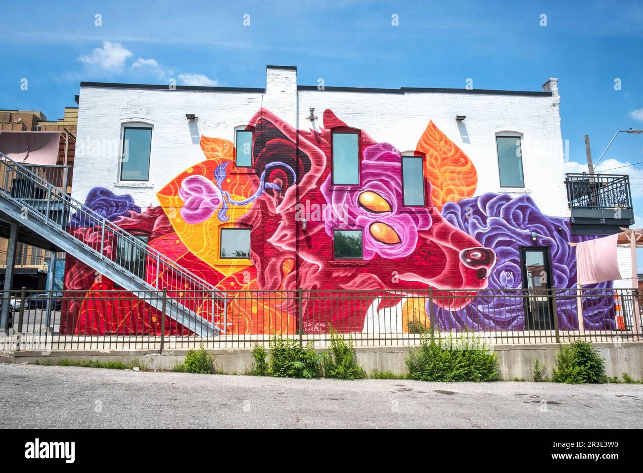Kansas City, Missouri, États-Unis -- fresque colorée dans le quartier des arts Crossroads, près du centre-ville Banque D'Images