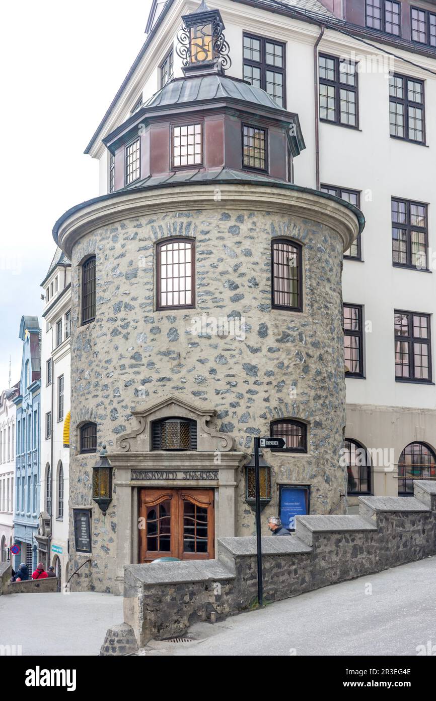 Théâtre Løvenvold, à l'angle de Parkgata et Storgata, Ålesund, Møre og Romsdal, Norvège Banque D'Images