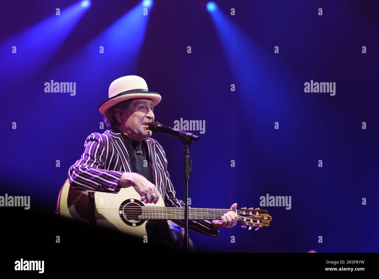 Madrid, Espagne. 23rd mai 2023. Le chanteur-compositeur Joaquin Sabina se produit sur scène au Centre Wizink de Madrid. (Photo par Atilano Garcia/SOPA Images/Sipa USA) crédit: SIPA USA/Alay Live News Banque D'Images