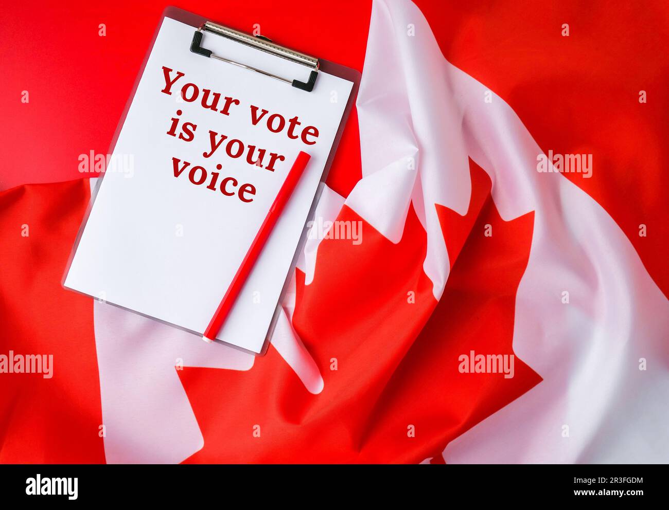 Le drapeau national du Canada. Drapeau canadien ou feuille d'érable avec texte de message de note papier. Le jour de l'élection, donner le vote, votre vote ma Banque D'Images