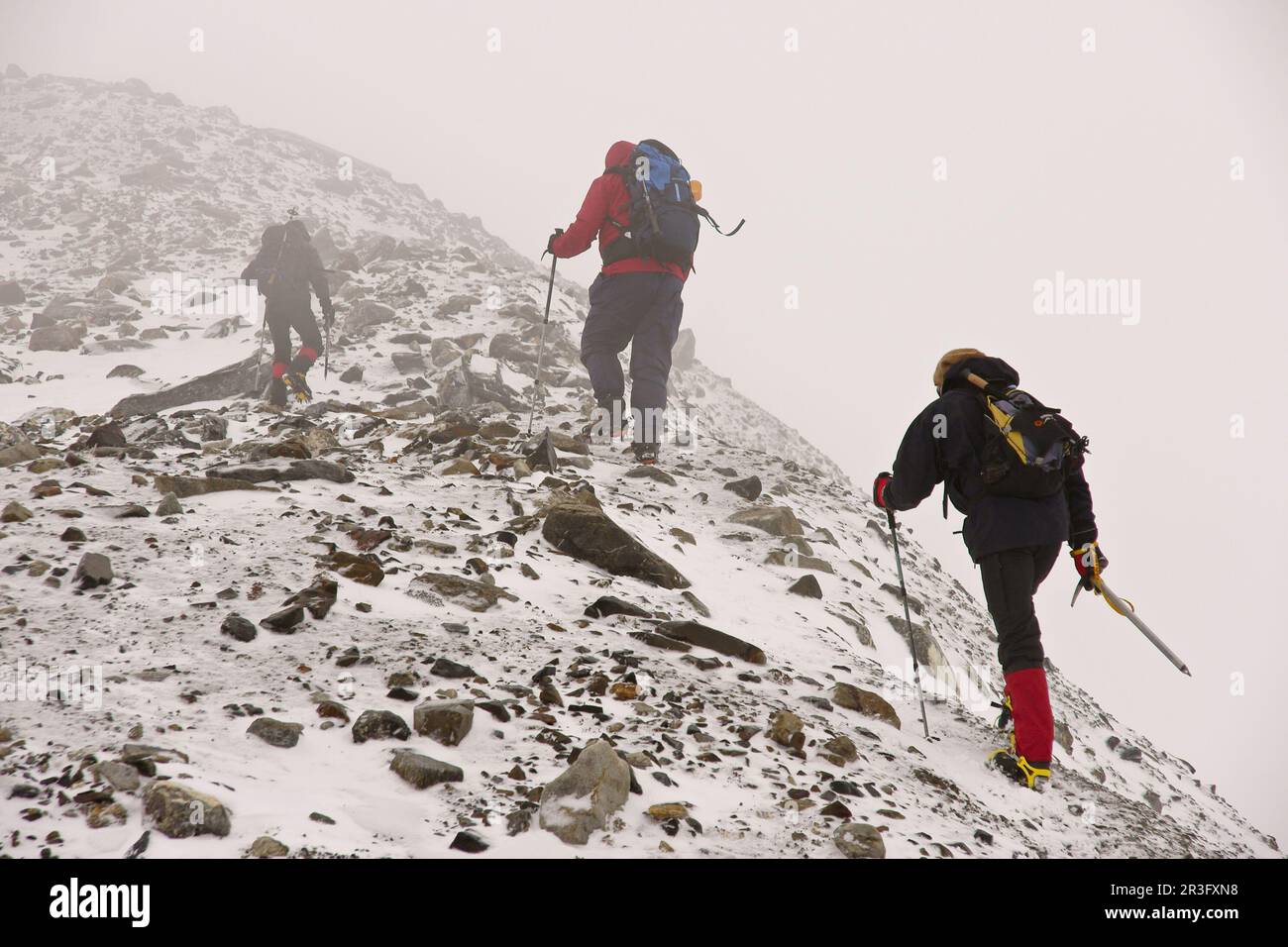 Al pico Posets statistiques affluences meilleurs buteurs Notes, métros, 3375 por la cresta.La vallée de Gistain.Pirineo Aragonés. Huesca. España. Banque D'Images