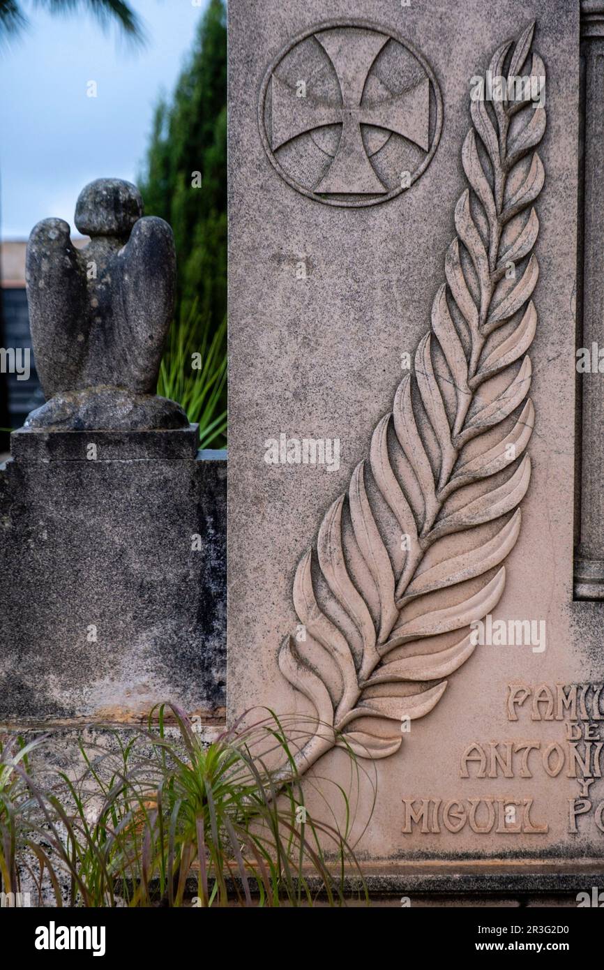 feuille de palmier, symbole de la victoire dans la résurrection, cimetière de ses Salines, Majorque, Iles Baléares, Espagne. Banque D'Images