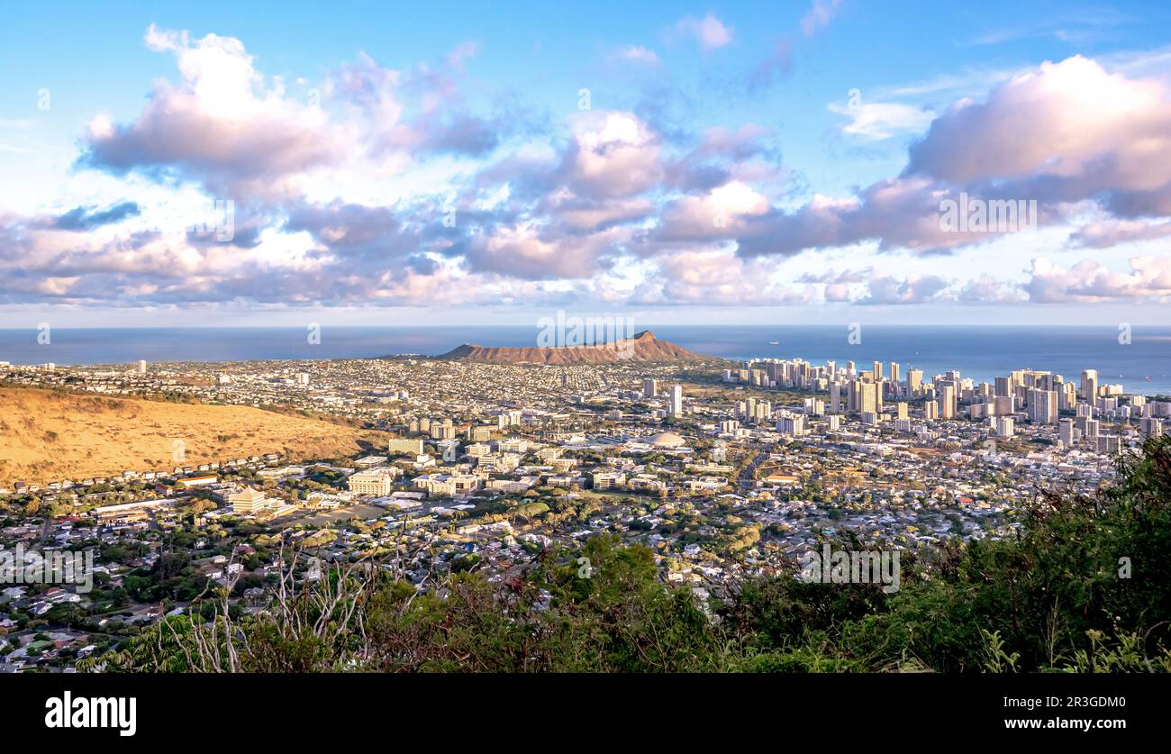 Waikiki et Diamond Head de tantale Lookout Banque D'Images