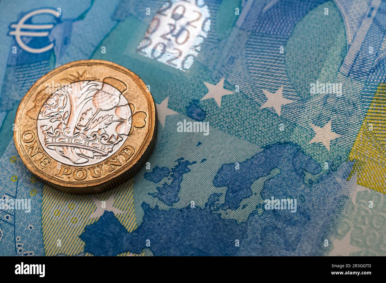 Billets en euros et une livre Banque D'Images