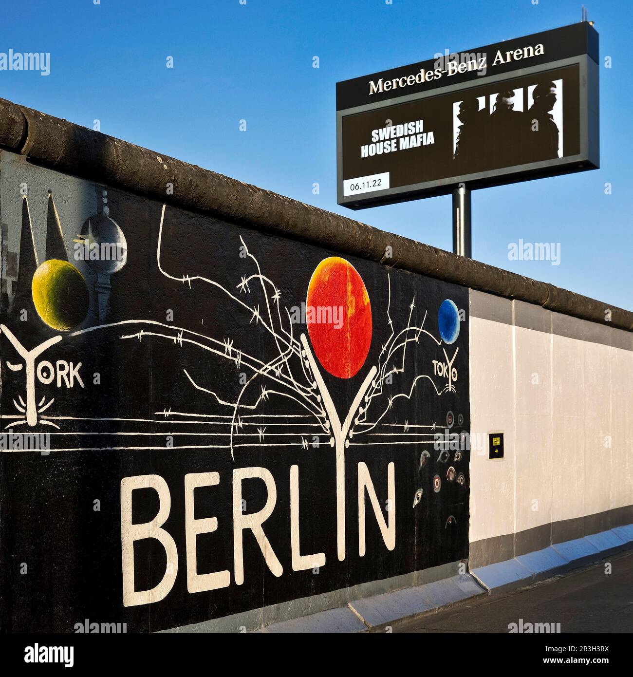 Fresque Berlyn sur un vestige du mur de Berlin, l'artiste Gerhard Lahr, East Side Gallery, Berlin Banque D'Images