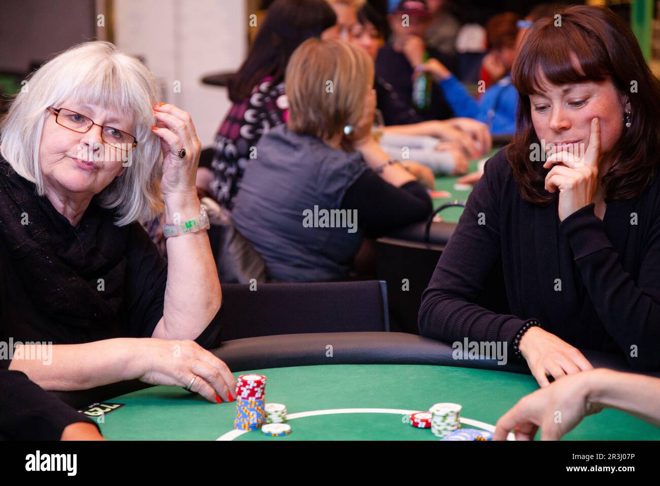 Un tournoi de poker en direct pour toutes les femmes seulement à Mariehamn, Åland, Finlande. Juin 2012. Banque D'Images