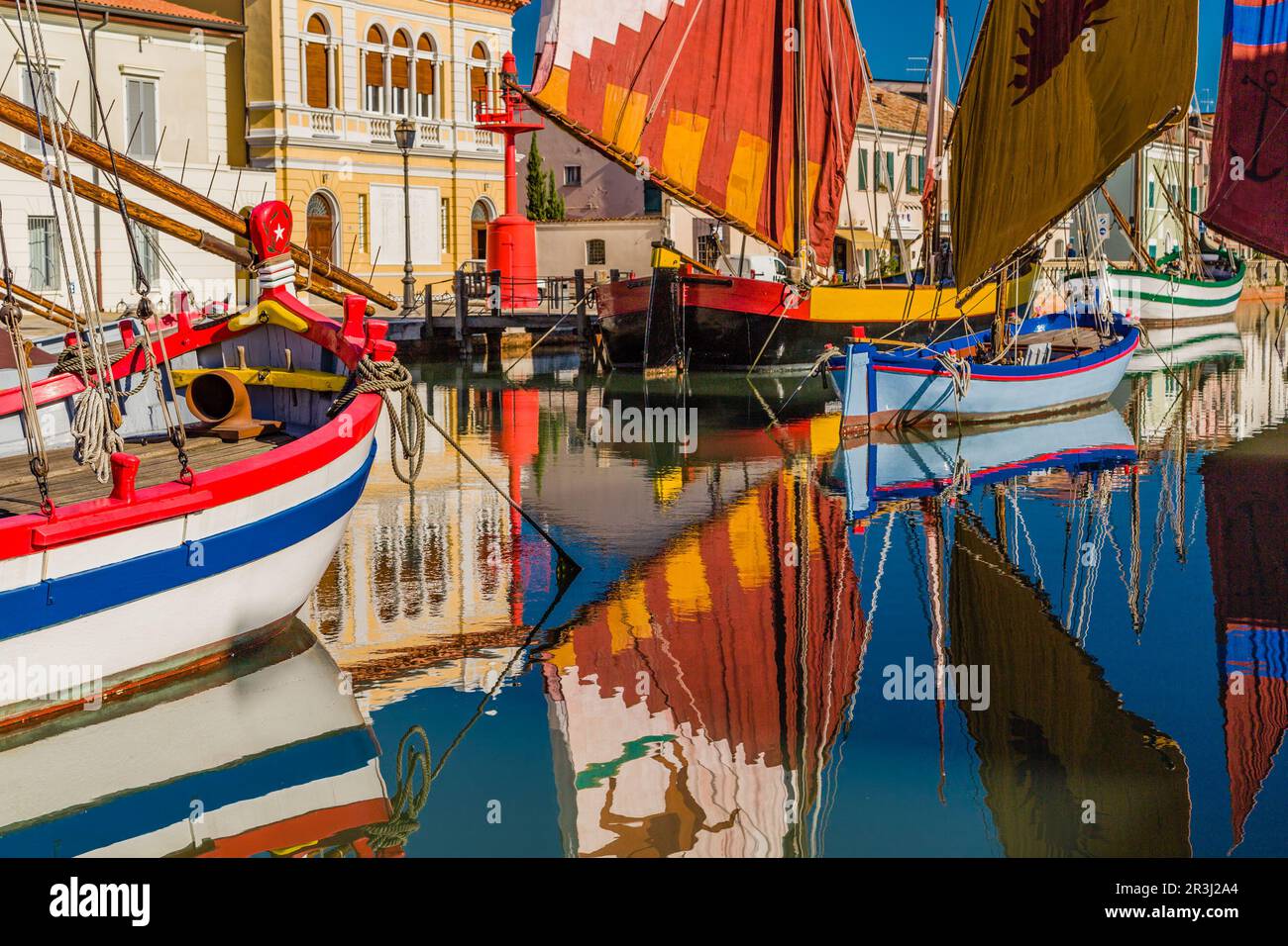 Bateaux sur Canal Port Banque D'Images