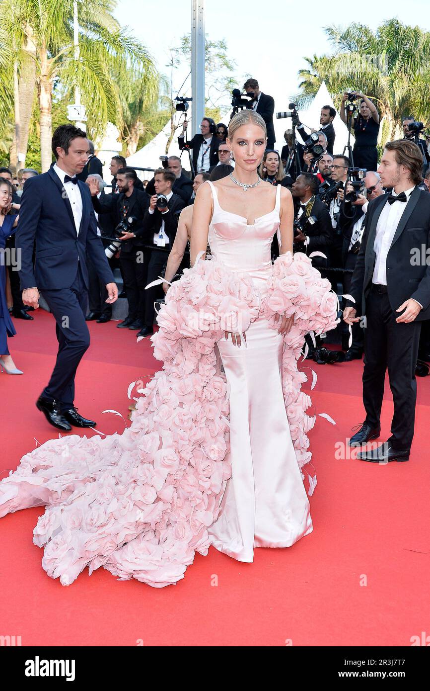 Leonie Hanne participe à la première de la ville astéroïde de „“ au festival annuel de Cannes 76th sur 23 mai 2023 à Cannes, France. Banque D'Images