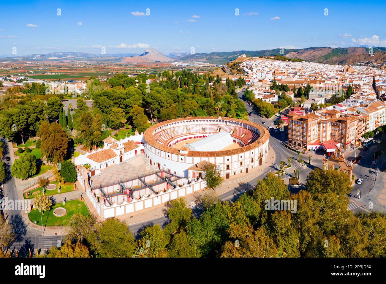 Bullring ou plaza de toros bâtiment vue panoramique aérienne à Antequera. Antequera est une ville de la province de Malaga, la communauté de l'Andalousie en S. Banque D'Images