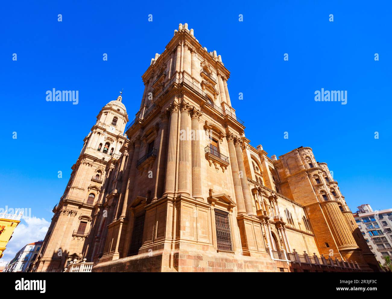 Vue rapprochée de la cathédrale de Malaga. La cathédrale de Malaga est une église catholique romaine dans la ville de Malaga, dans la communauté andalouse en Espagne. Banque D'Images