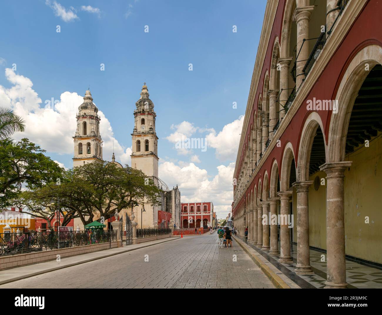 Bâtiments historiques coloniaux espagnols, Plaza de la Independencia, ville de Campeche, État de Campeche, Mexique Banque D'Images