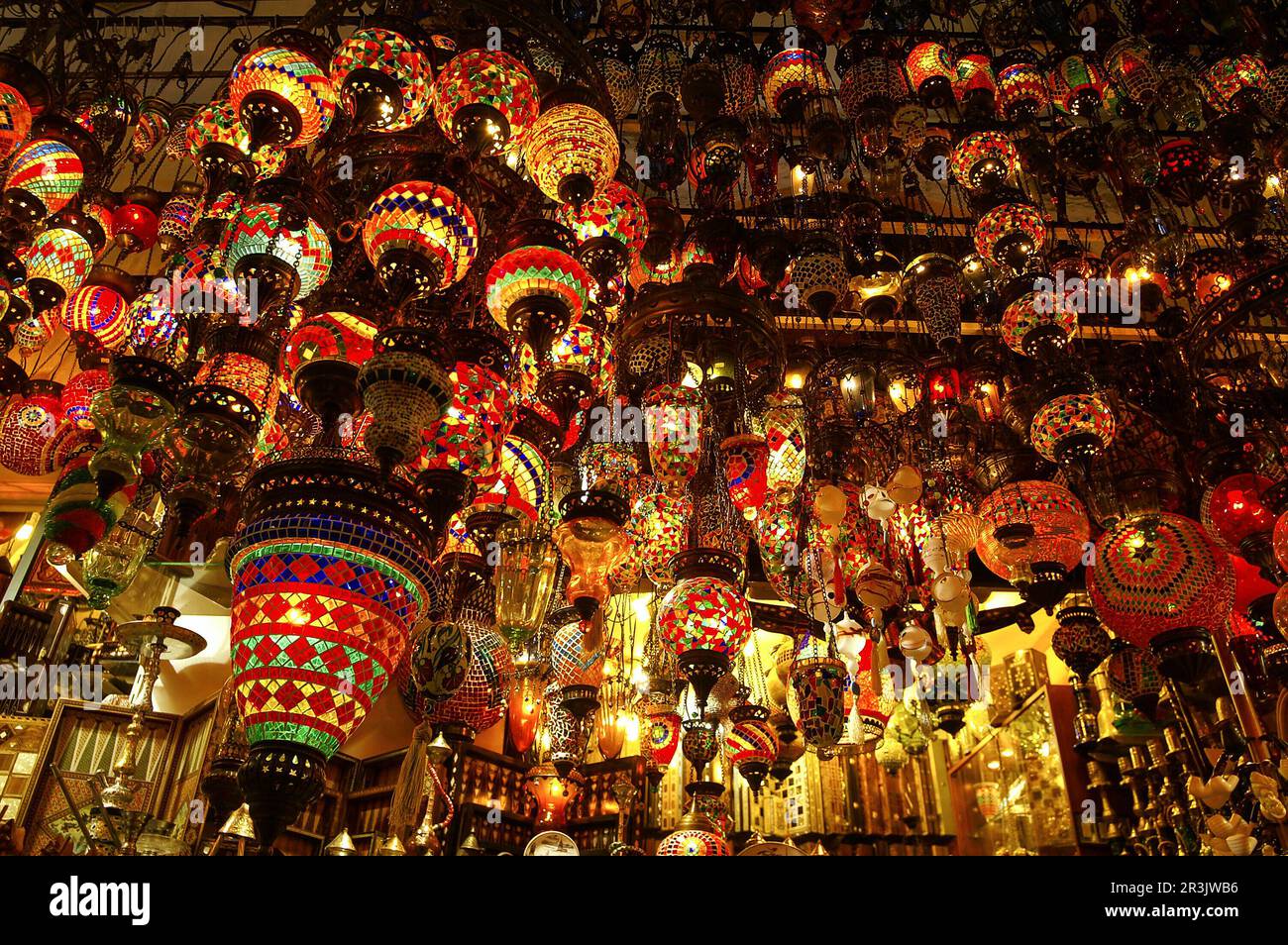 Lampes colorées. Grand bazar.Estambul.Turquie. Banque D'Images