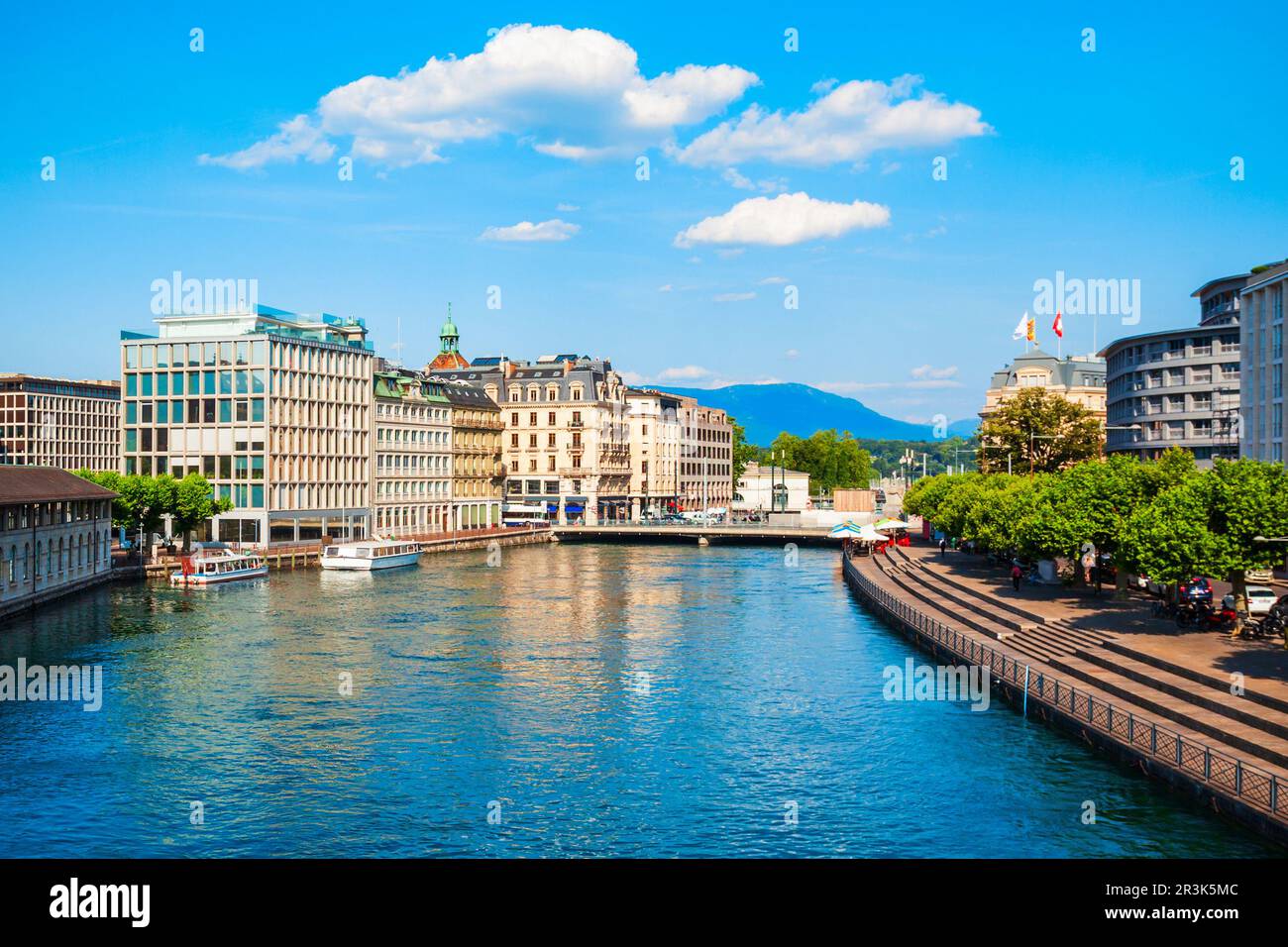 Le centre-ville de Genève vue panoramique aérienne. Genève ou Geneve est la deuxième ville la plus peuplée de Suisse, situé sur le lac de Genève. Banque D'Images