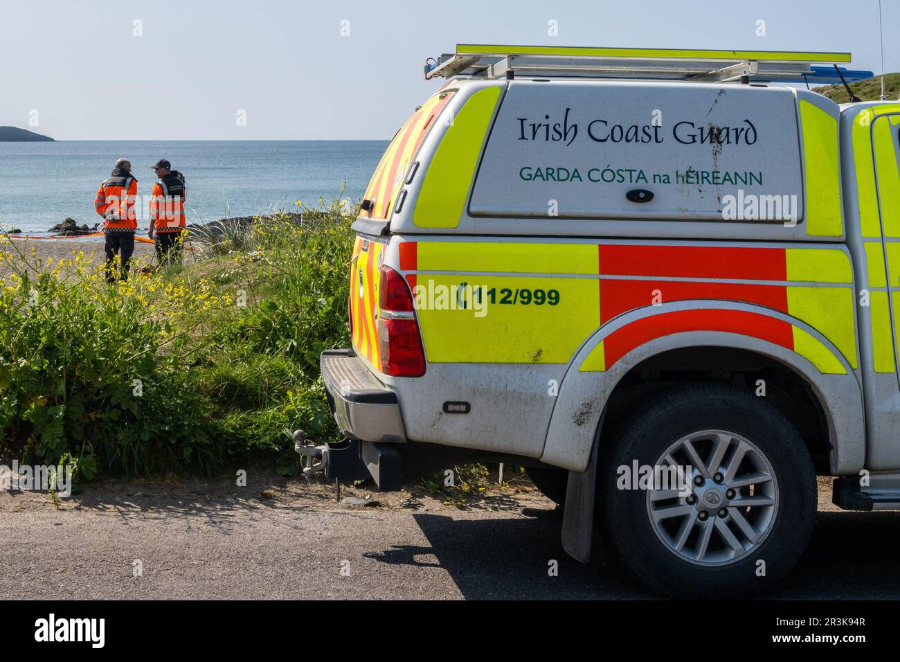 Long Strand, West Cork, Irlande. 24th mai 2023. Les unités de Gardaï et de la Garde côtière sont actuellement à la recherche d'une femme qui a disparu hier soir dans les régions de long Strand et de Castlefreke à West Cork. West Cork recherche et sauvetage lancent une CÔTE, qui arrivera dans la région cet après-midi. Crédit : AG News/Alay Live News Banque D'Images Long Strand, West Cork, Irlande. 24th mai 2023. Les unités de Gardaï et de la Garde côtière sont actuellement à la recherche d'une femme qui a disparu hier soir dans les régions de long Strand et de Castlefreke à West Cork. West Cork recherche et sauvetage lancent une CÔTE, qui arrivera dans la région cet après-midi. Crédit : AG News/Alay Live News Banque D'Images