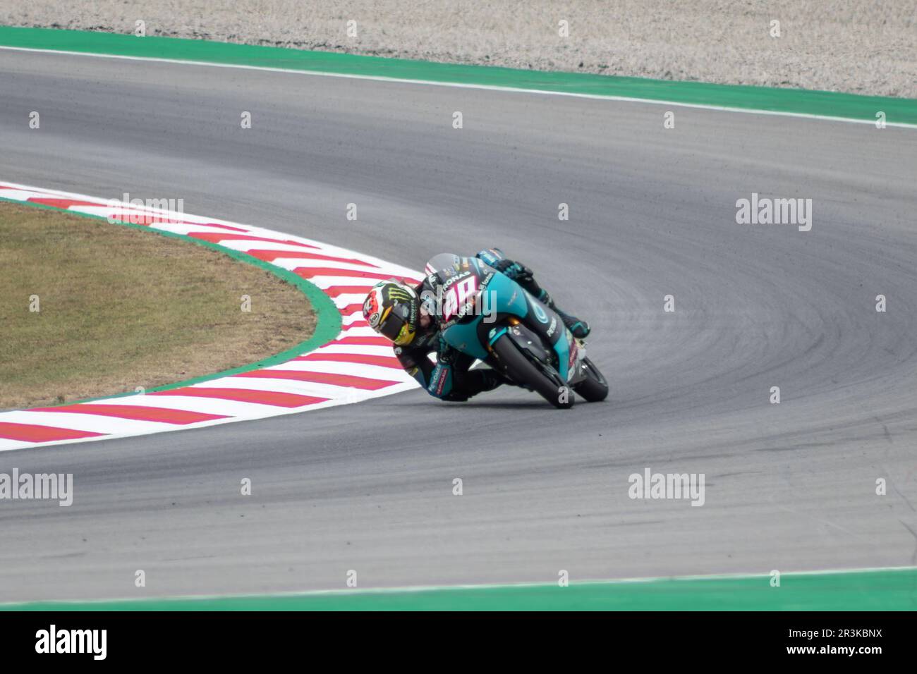 MONTMELLO, ESPAGNE-4 JUIN 2021: Darryn Binder sur sa Honda NSF250RW #40 (Petronas Sprinta Racing), Championnat du monde 2021 Moto3 Banque D'Images
