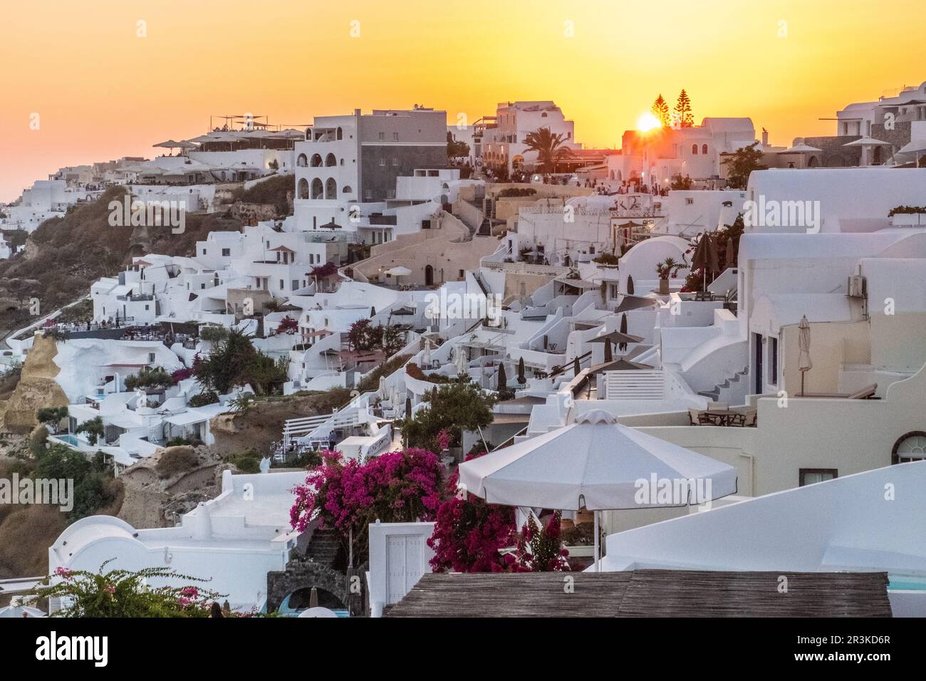 Vacances d'été panorama, luxe célèbre destination Europe. Architecture blanche à Santorin, Grèce. Banque D'Images