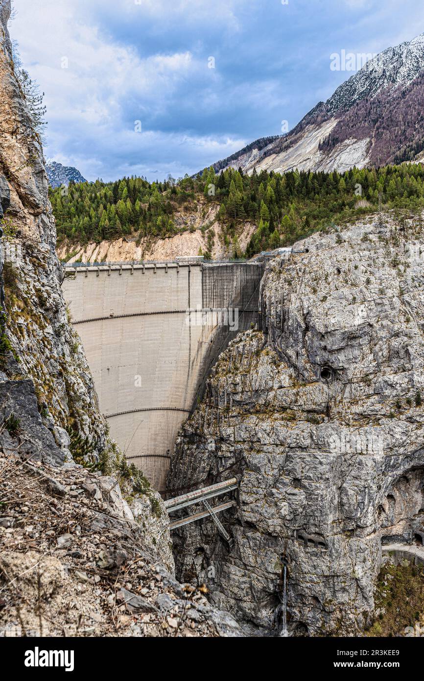 Barrage de vajont Banque de photographies et d’images à haute — free download