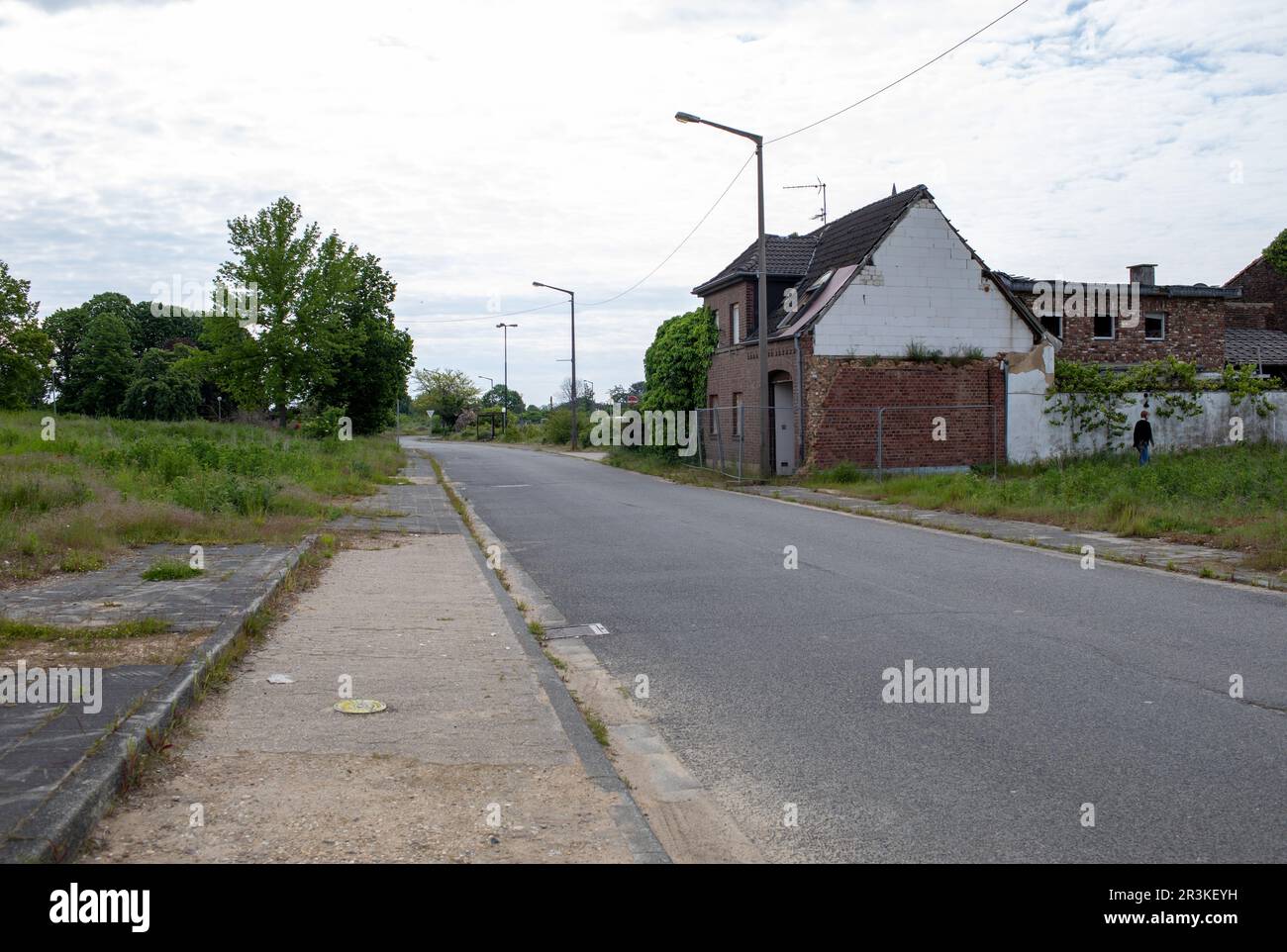 Village abandonné de Manheim près de la mine de lignite de Hambach à ciel ouvert au printemps 2023 Banque D'Images