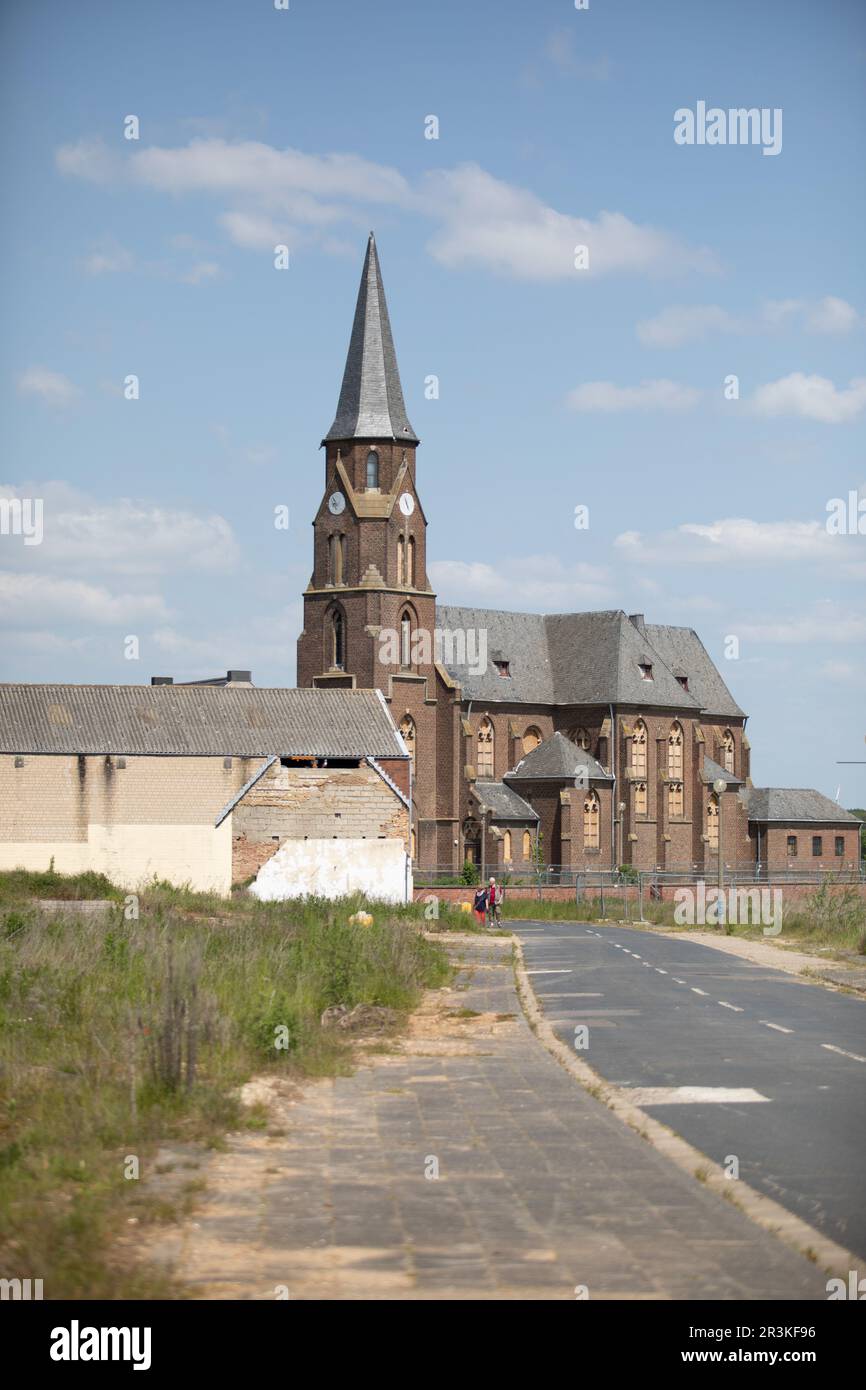 Village abandonné de Manheim près de la mine de lignite de Hambach à ciel ouvert au printemps 2023 Banque D'Images