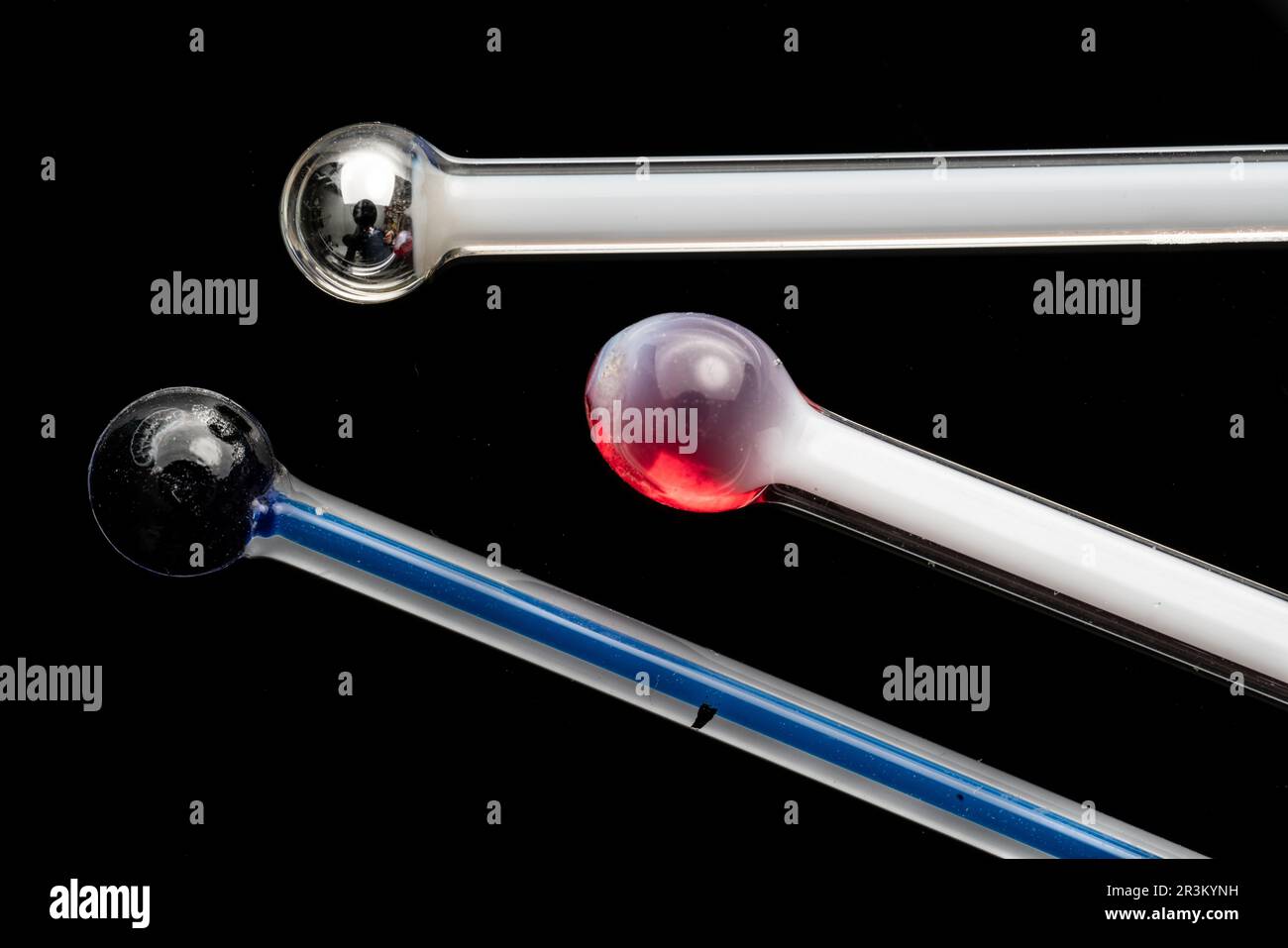 Tube capillaire en verre pour thermomètre Photo Stock - Alamy