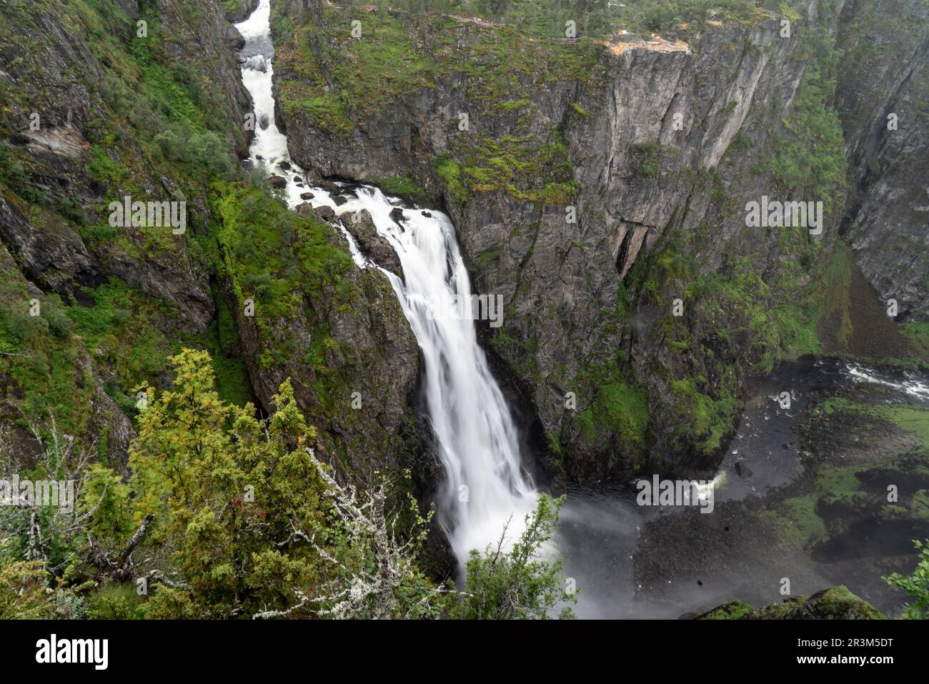 VÃ¸ringfossen près d'Eidfjord; Norvège Banque D'Images