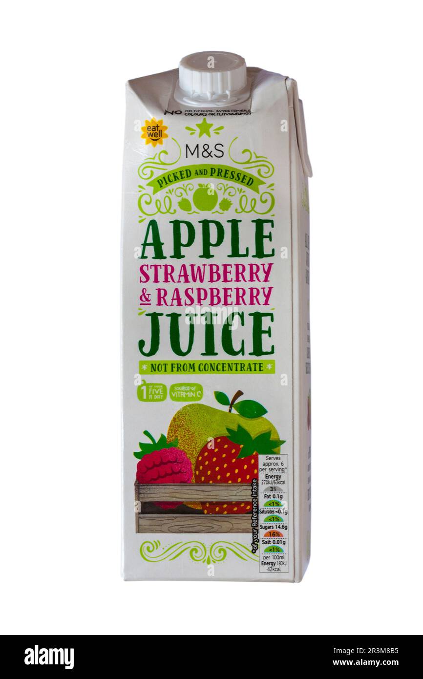 Carton de pomme Strawberry & Raspberry Juice Drink de M&S isolé sur fond blanc Banque D'Images