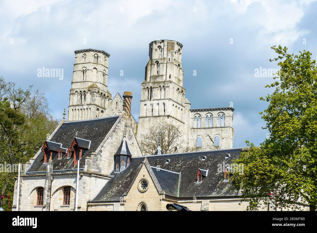 Les ruines du monastère bénédictins constitue l'abbaye de Jumieges qui sont classées comme les plus belles ruines de France | les ruines du Monastère Be Banque D'Images