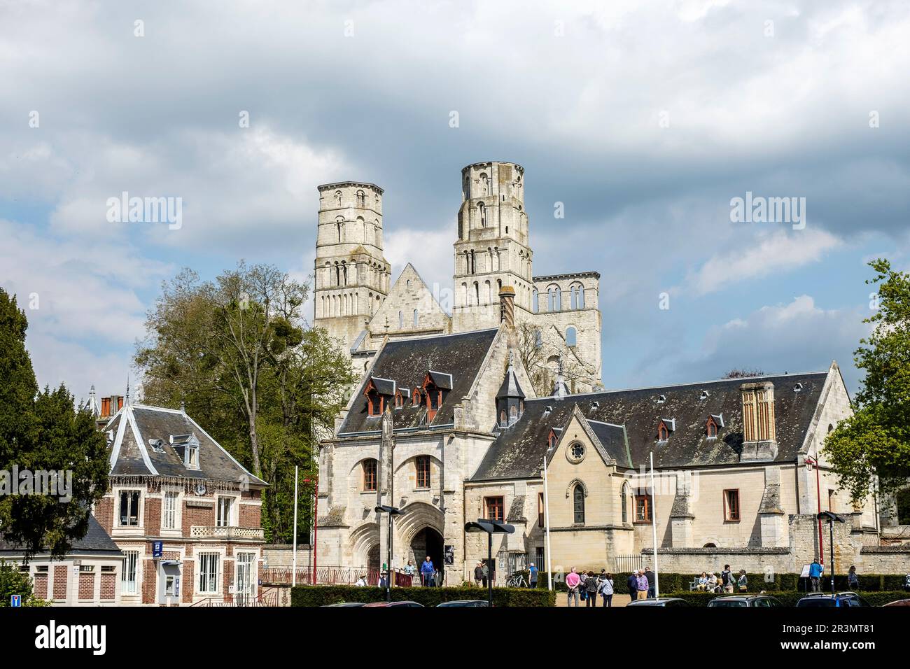 Les ruines du monastère bénédictins constitue l'abbaye de Jumieges qui sont classées comme les plus belles ruines de France | les ruines du Monastère Be Banque D'Images