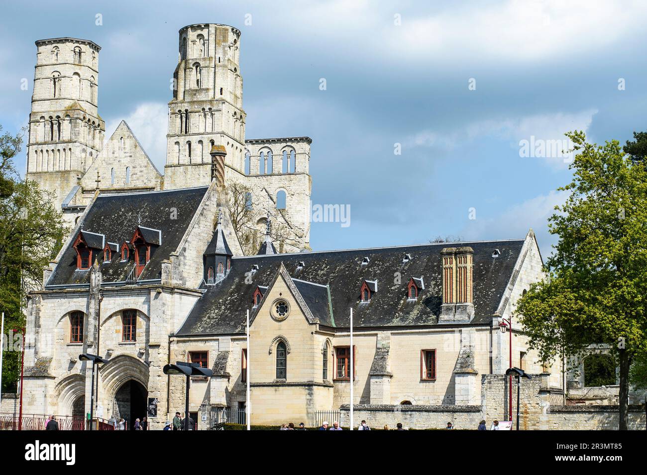 Les ruines du monastère bénédictins constitue l'abbaye de Jumieges qui sont classées comme les plus belles ruines de France | les ruines du Monastère Be Banque D'Images