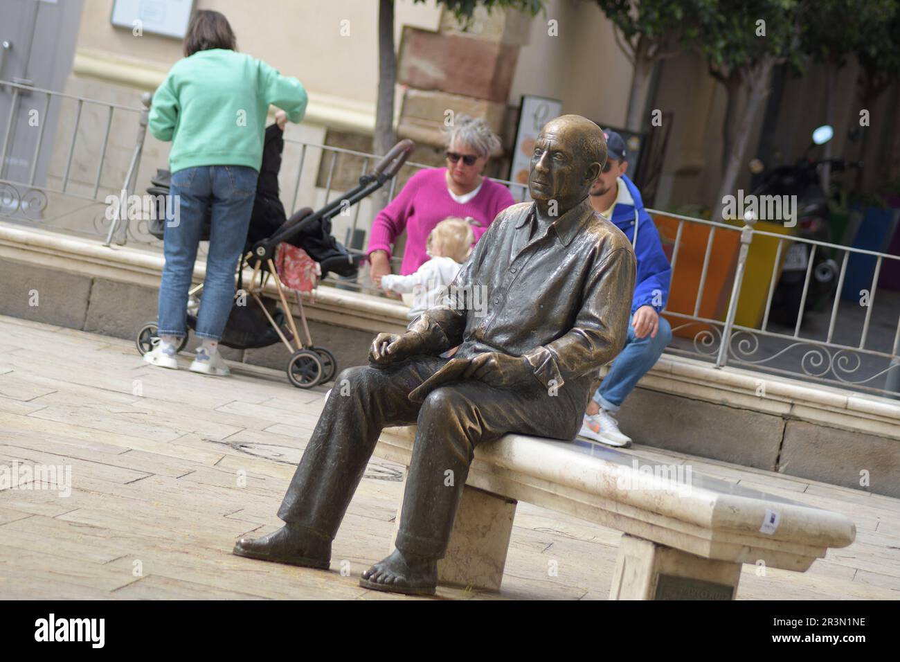 Sculpture du peintre Picasso dans le parc de la place Merced à Malaga, ville natale, Espagne Banque D'Images