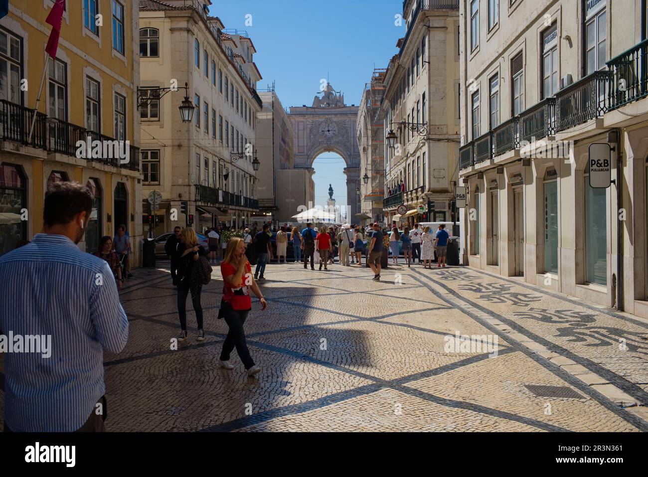 Les rues principales de Lisbonne sont occupées par les touristes pendant une grande partie de la journée Banque D'Images