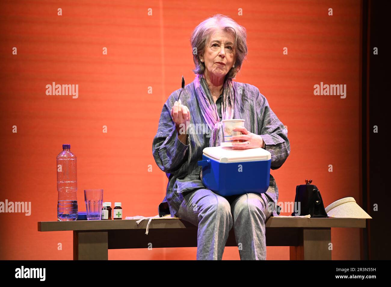 Londres, Royaume-Uni. 24th mai 2023. Maureen Lipman à Rose par Martin Sherman au Ambassadeurs Theatre, West Street, Londres, Royaume-Uni. Crédit : voir Li/Picture Capital/Alamy Live News crédit : voir Li/Picture Capital/Alamy Live News Banque D'Images