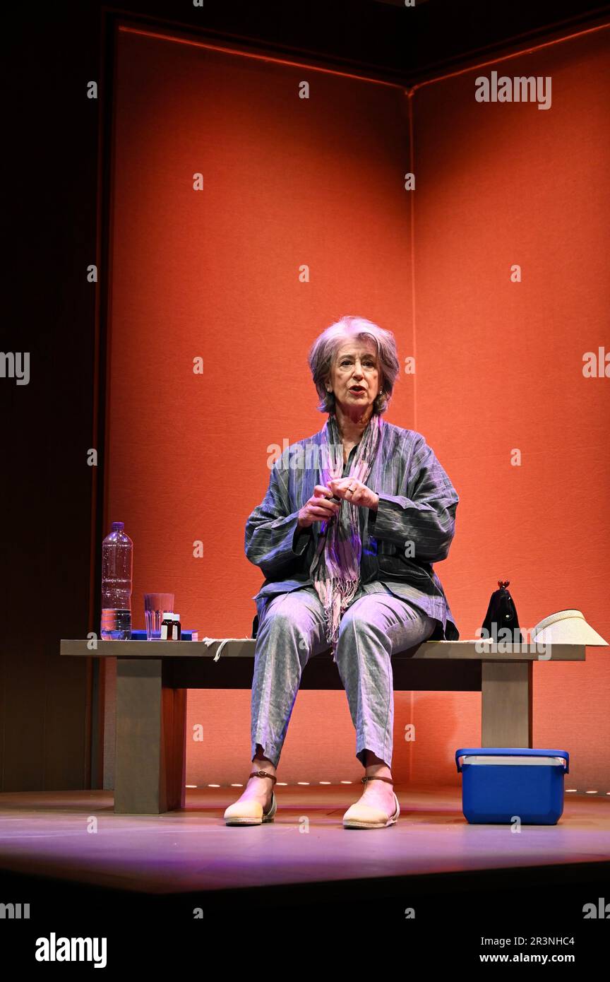 Londres, Royaume-Uni. Photocall pour 'Rose' par Martin Sherman avec Maureen Lipman, Ambassadeurs Theatre, West Street, Covent Garden. Crédit : michael melia/Alay Live News Banque D'Images