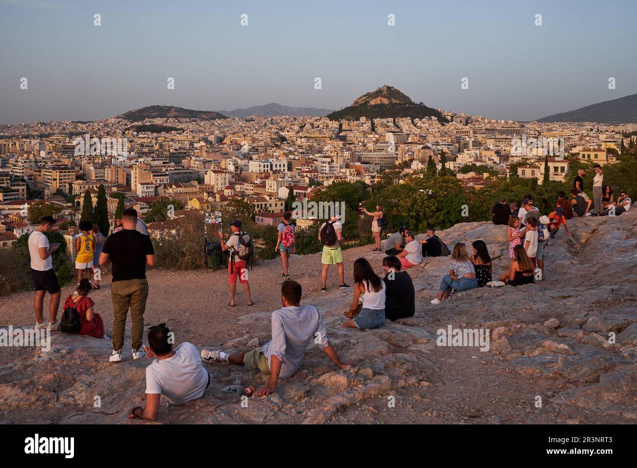 Vue panoramique d'Athènes depuis la colline d'Areopagus au coucher du soleil - Grèce Banque D'Images