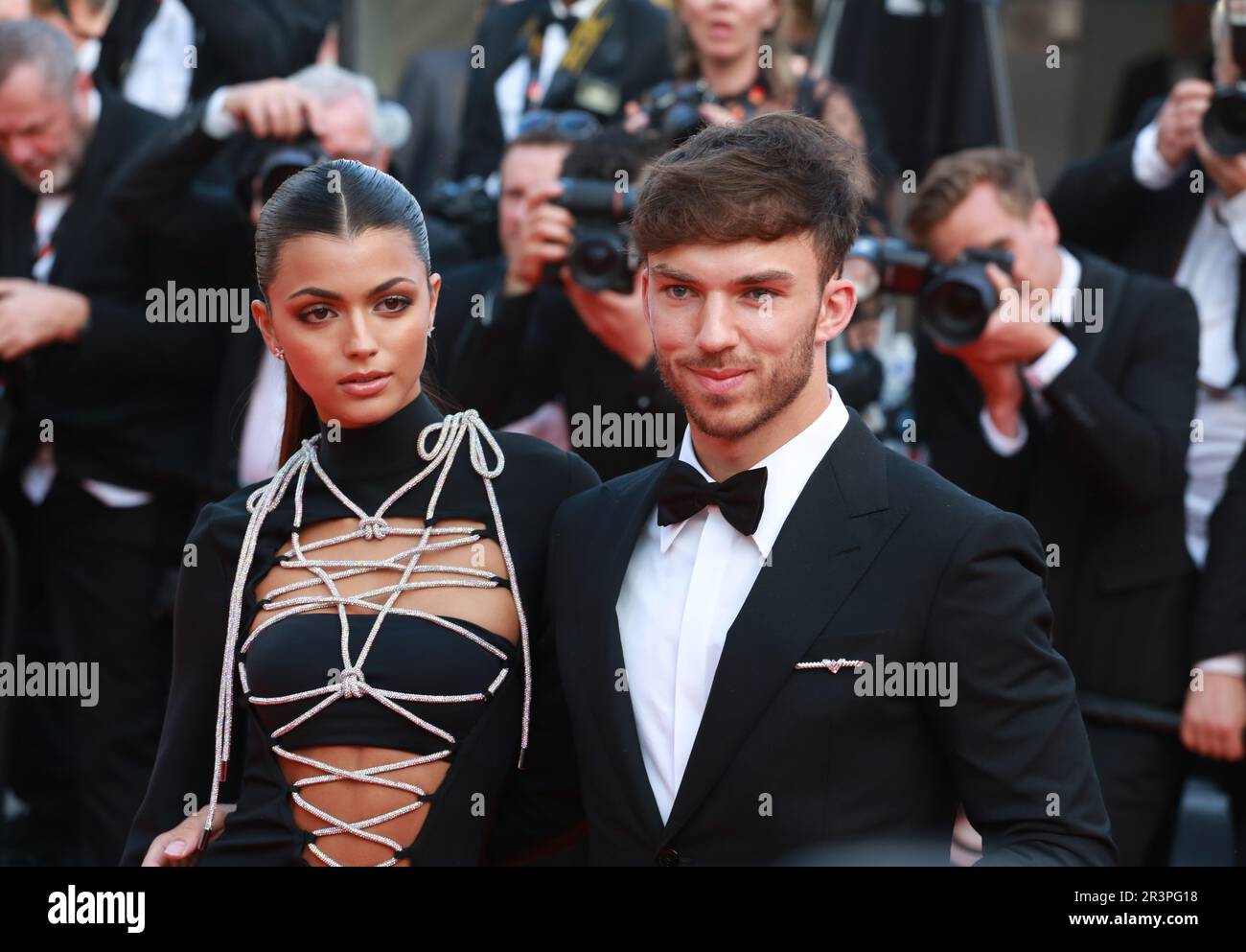 Cannes, France, 24th mai 2023. Pierre Gasly et Kika Gomes arrivent sur le tapis rouge pour le film le Pot-au-Feu (la passion de Dodin Bouffant) au Festival de Cannes 76th. Credit: Doreen Kennedy/Alamy Live News. Banque D'Images