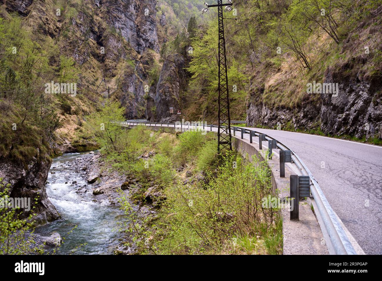 Val Taleggio, Italie 04 25 2023 La route dans le ravin val taleggio Photo Stock Alamy
