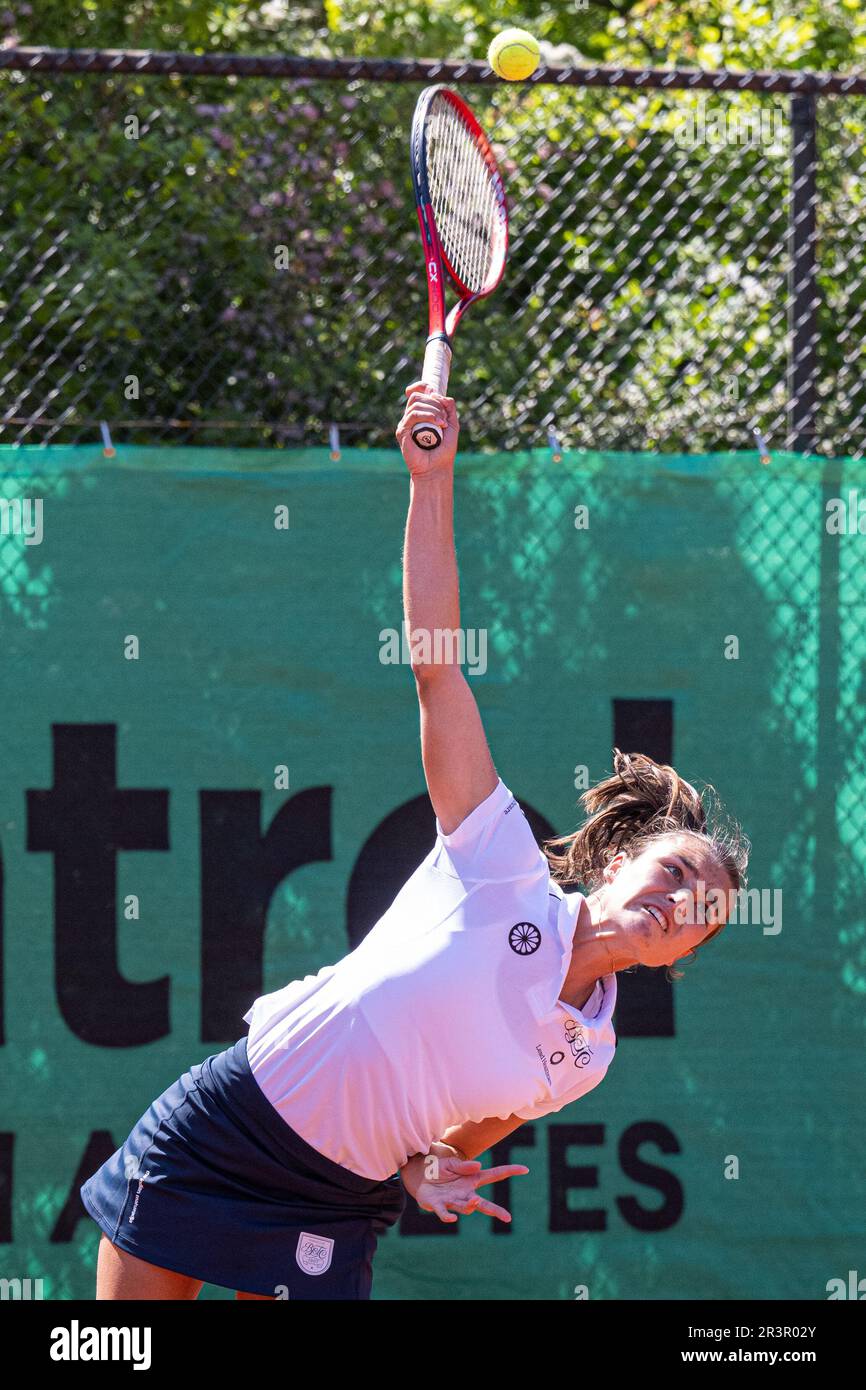 ZANDVOORT, PAYS-BAS - MAI 24 : Jasmijn Gimbrére de Baarn Lead Healthcare en action pendant le match de tennis Eredivisie entre T.C. Zandvoort et Baarn 1 au Tennispark de Glee sur 24 mai 2023 à Zandvoort, pays-Bas (photo de Kees Kuijt/Orange Pictures) Banque D'Images