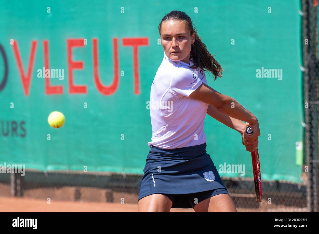 ZANDVOORT, PAYS-BAS - MAI 24 : Jasmijn Gimbrére de Baarn Lead Healthcare en action pendant le match de tennis Eredivisie entre T.C. Zandvoort et Baarn 1 au Tennispark de Glee sur 24 mai 2023 à Zandvoort, pays-Bas (photo de Kees Kuijt/Orange Pictures) Banque D'Images