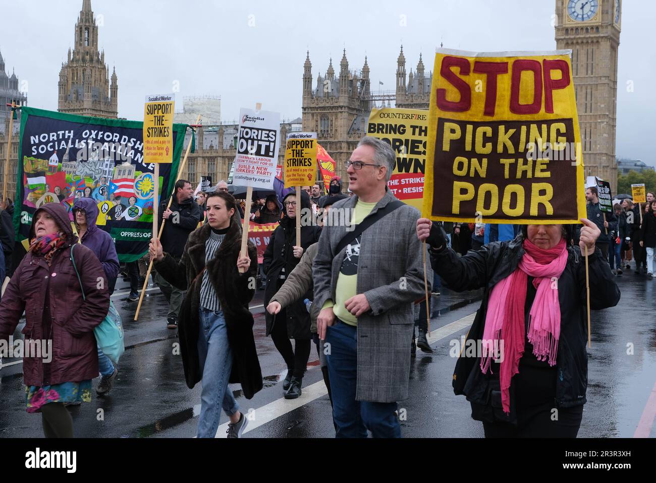 Londres, Royaume-Uni. 5th novembre 2022. Syndicats / l'Assemblée populaire marche à Londres contre le gouvernement conservateur Banque D'Images