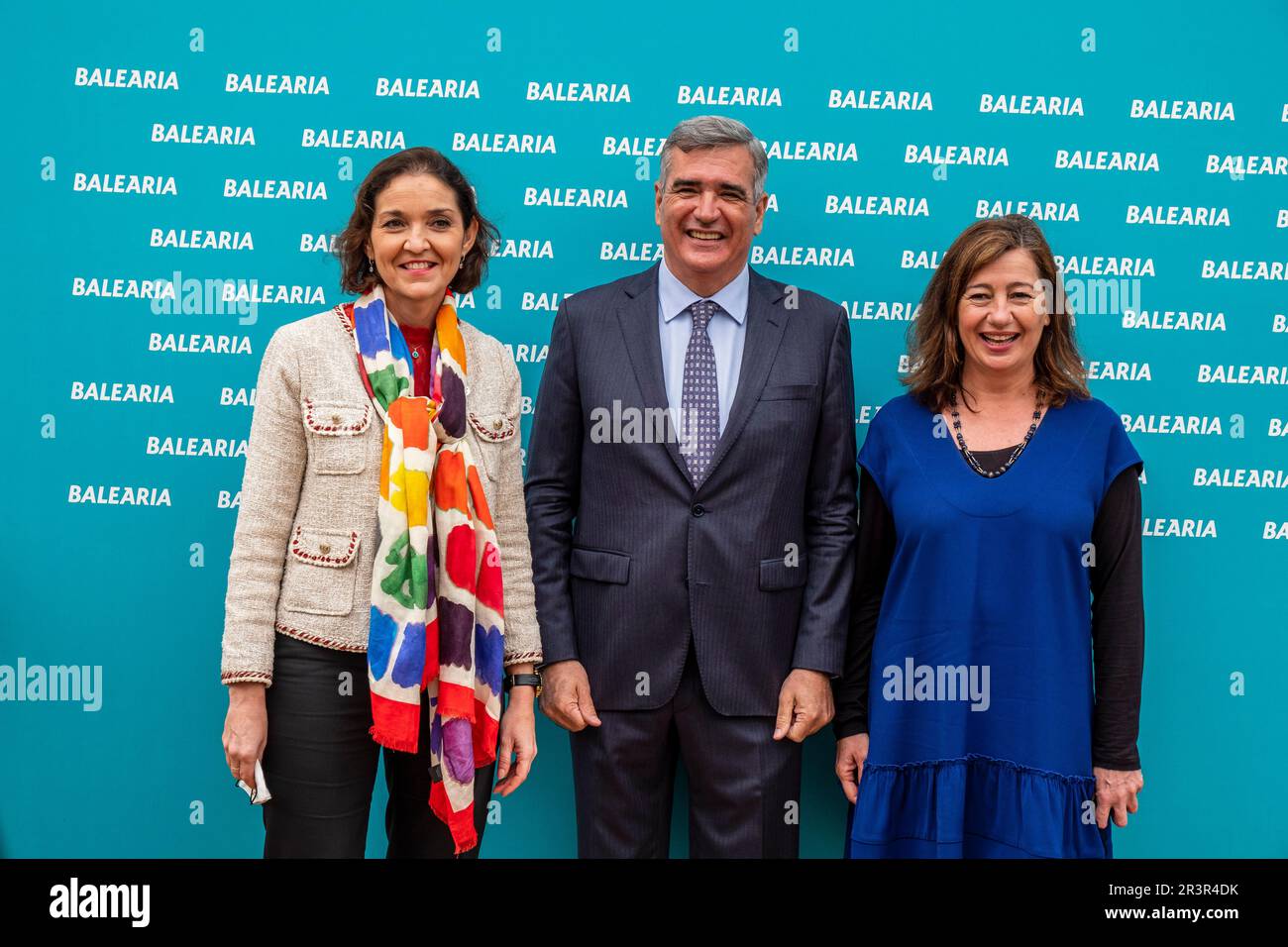 Présidente du Gouvernement des Baléares, Francina Armengol, ministre de l'Industrie, du Commerce et du Tourisme, Reyes Maroto, Et Adolfo Utor, es Baluart, Palma, Majorque. Banque D'Images