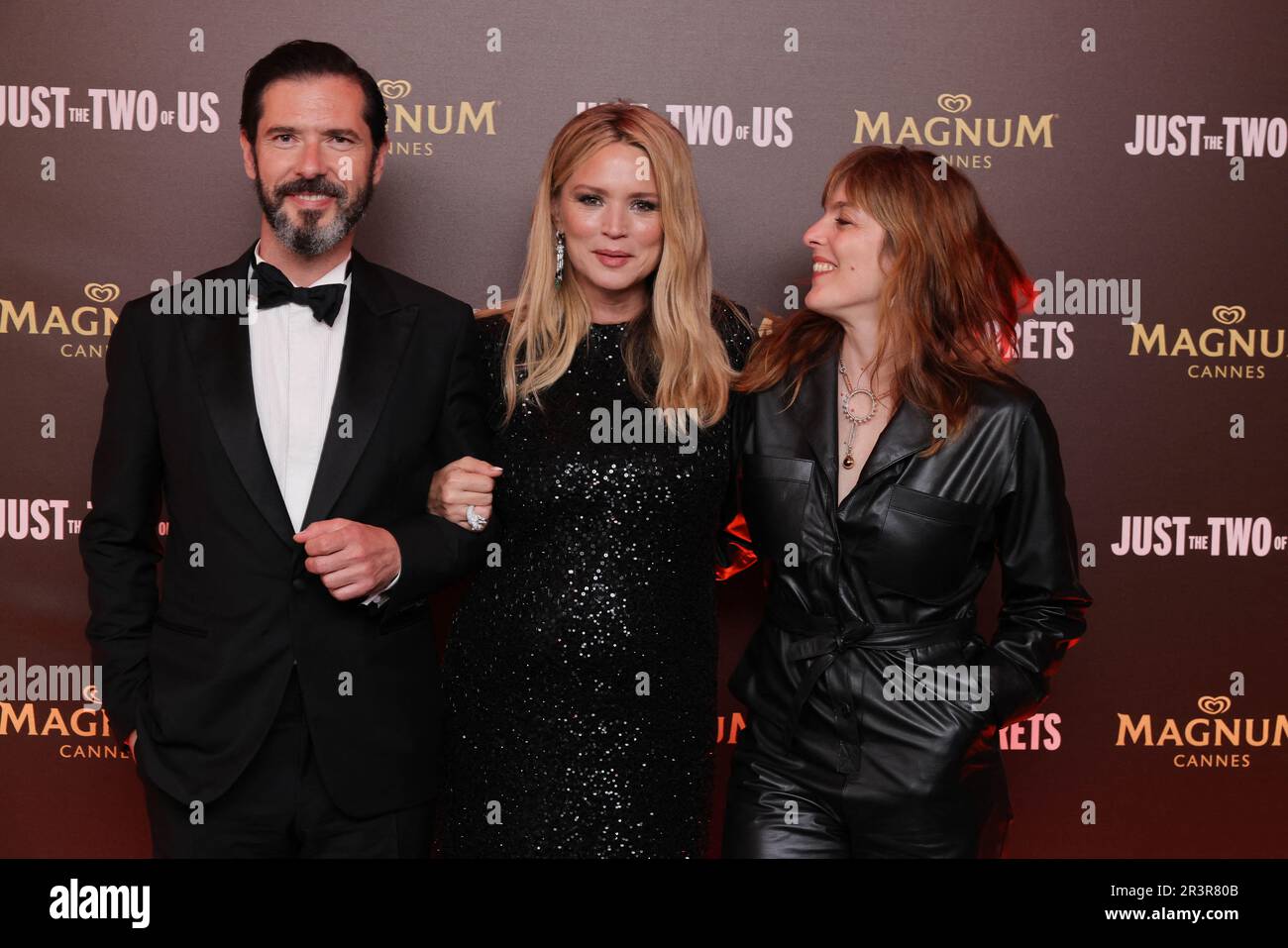 Cannes, France. 24th mai 2023. Melvil Poupaud, Virginie Efira et Valérie Donzelli assistent à la fête de l'Amour et les Forets qui s'est tenue à la Plage Magnum sur 24 mai 2023 à Cannes, France. Photo de David Boyer/ABACAPRESS.COM crédit: Abaca Press/Alay Live News Banque D'Images