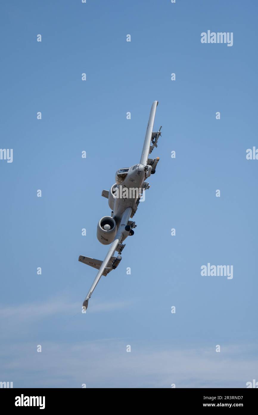 Les gardes nationaux de l'aviation de l'Idaho avec leur famille et leurs amis, visitez la zone de Saylor Creek pour les jours de chasse organisés par l'aile 124th de l'aviation de l'Idaho, Garde nationale de l'air de l'24 mai 2023. Hawg Days est un événement qui s'adresse aux membres du service, à leurs familles et à leurs amis pour voir l'A-10 Thunderbolt II en action et comment leurs efforts ont un impact direct sur la mission. (É.-U. Photo de la Garde nationale aérienne par le sergent d'état-major Mercedee Wilds) Banque D'Images