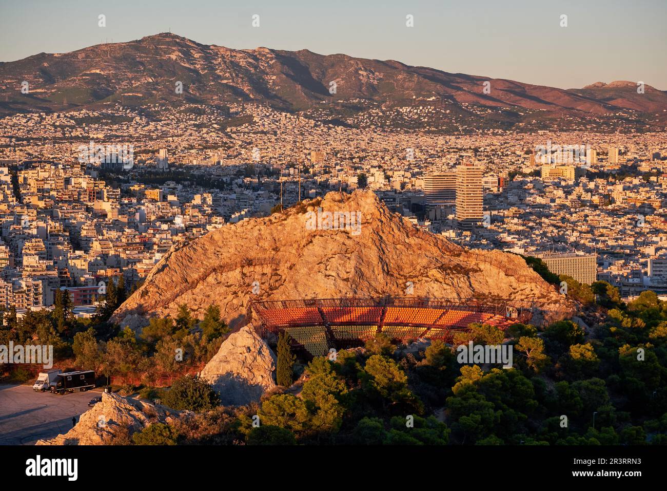 Vue panoramique d'Athènes depuis la colline du Lycabette au coucher du soleil - Grèce Banque D'Images