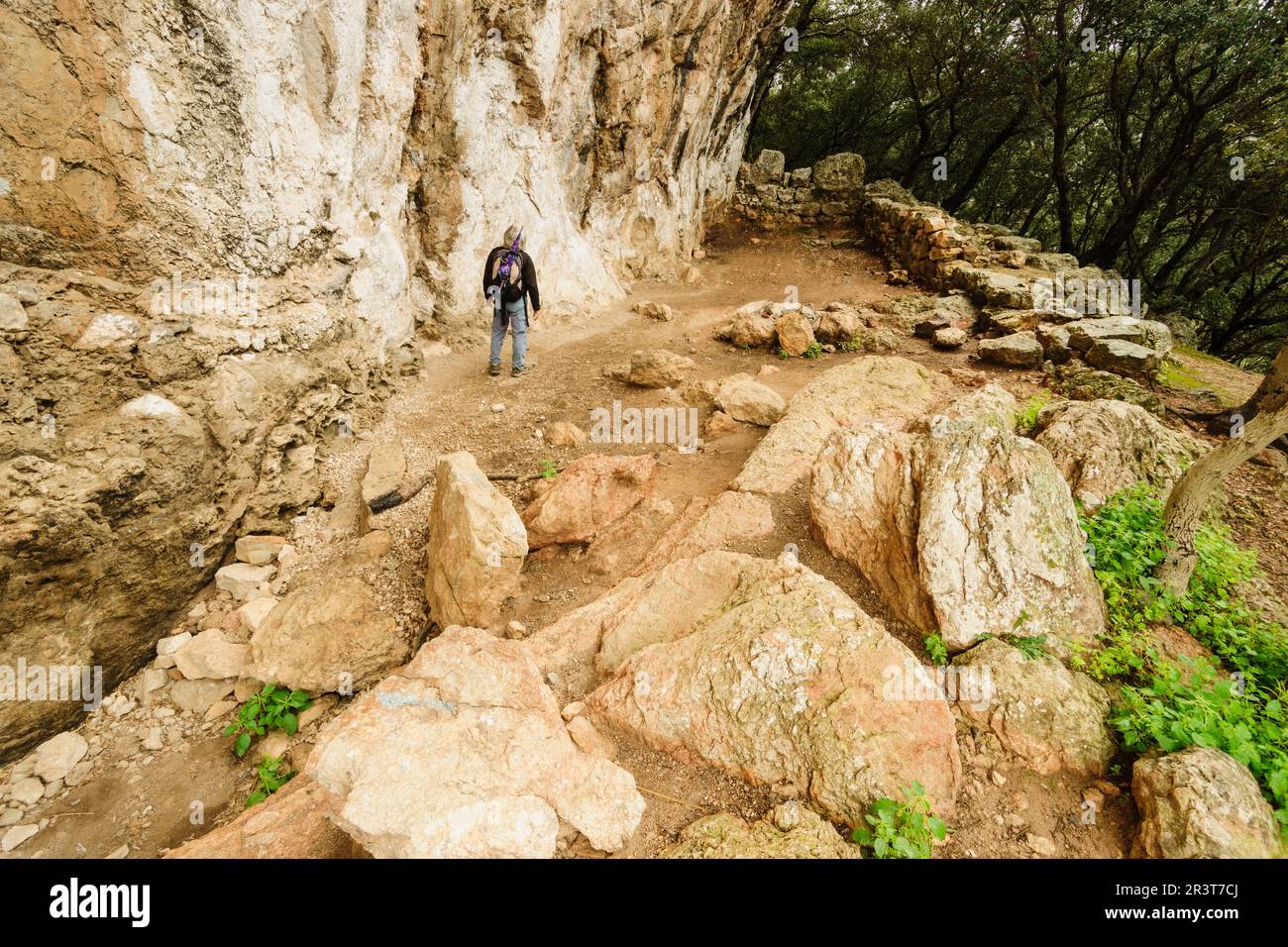 Abrigo del yacimiento de fils de rocoso Matge descubierto por William Waldren en el año 1968, S'estret de Valldemossa, municipio de Valldemossa , pretalayótica época (5000-2700 a. C.) Comarca de Tramontana, Mallorca, Espagne. Banque D'Images